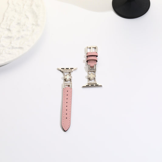 Williane Skiva Leather Clover Strap Elegant Metal Apple Watch Strap