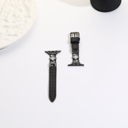 Williane Skiva Leather Clover Strap Elegant Metal Apple Watch Strap