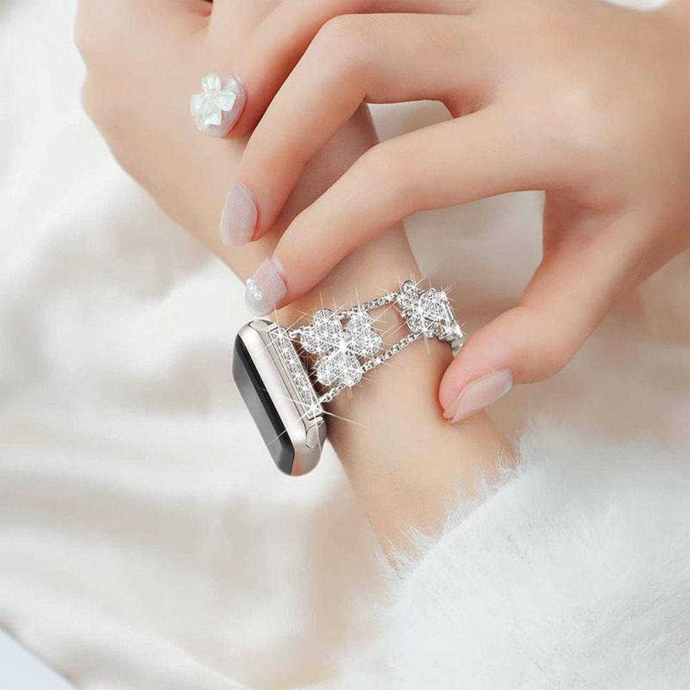 Williane Skiva Three-Leaf Clover Slim Metal Bracelet Apple Watch Strap